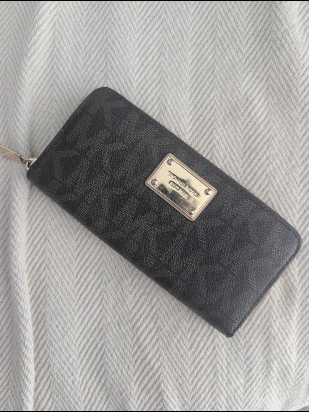 Michael Kors Black Zip-Around Signature Wallet